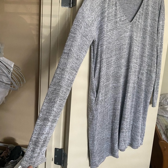 Wilfred Free / Aritzia along Sleeve loose Grey Dress - Like New - with Pockets! - Picture 3 of 4